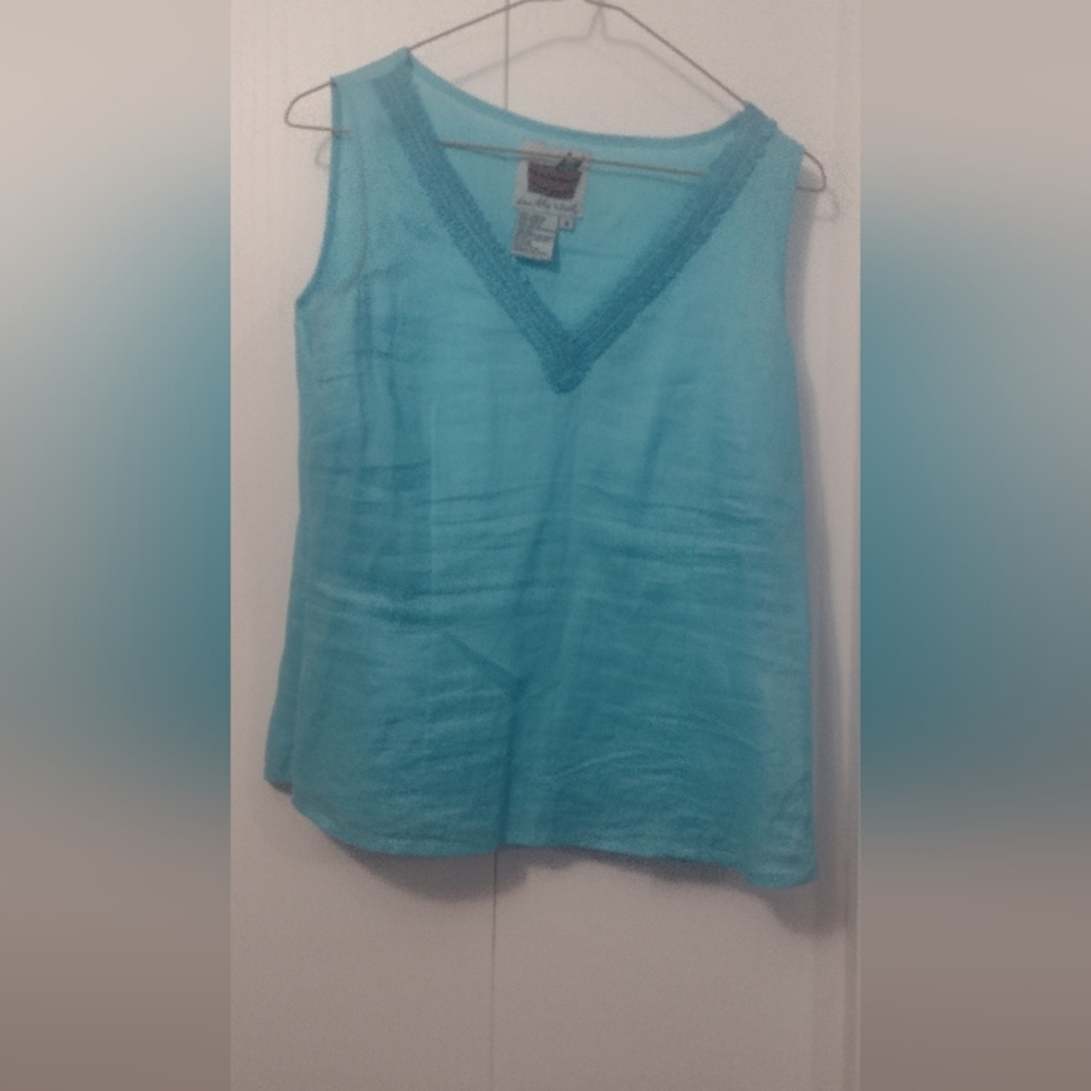 Linen top. In the wash brand turquoise V-neck  ptp 19"